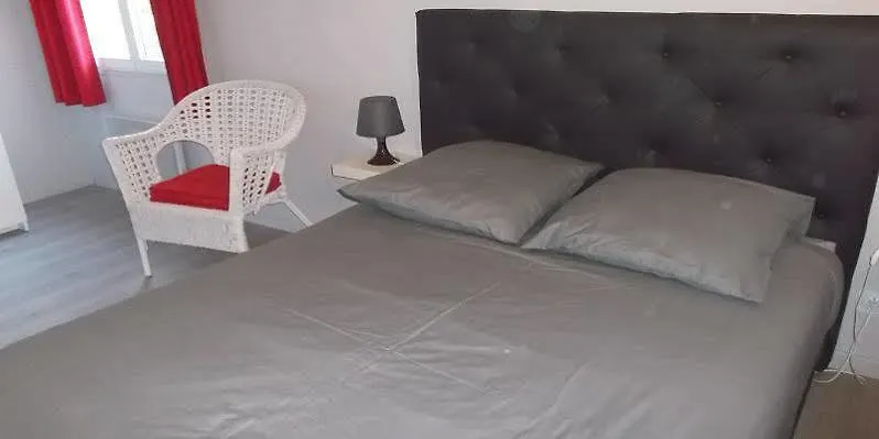 Le Domaine d'Alèzen - Chambres et Maisons de charme Grans Hébergement de vacances