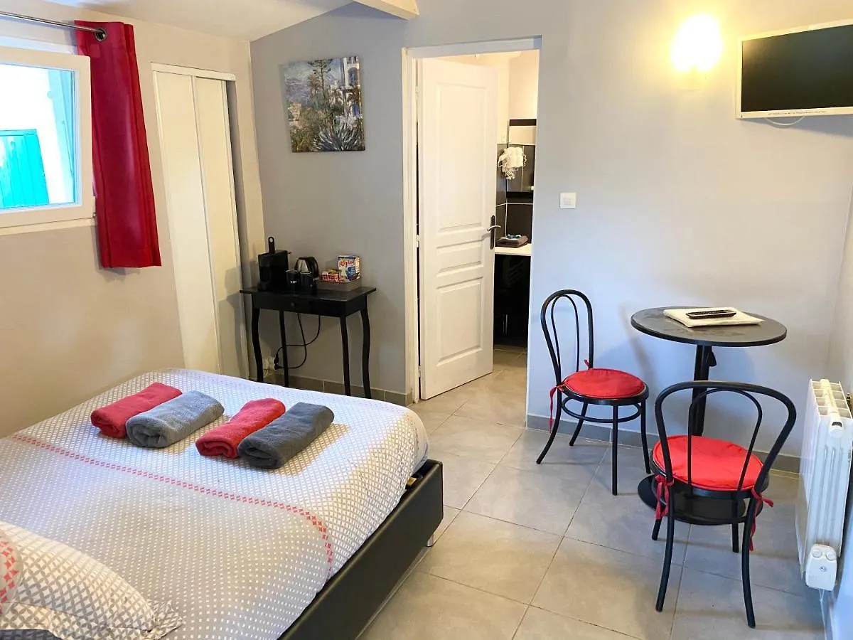 Holiday home Le Domaine D'Alezen Villa Grans France