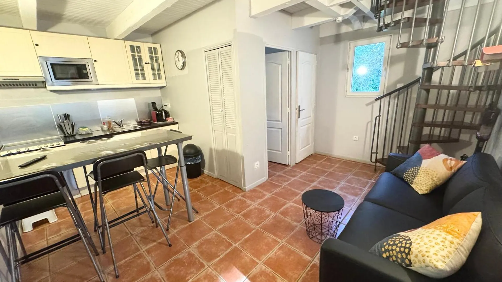 Holiday home Le Domaine D'Alezen Villa Grans France