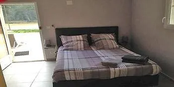 Le Domaine D'Alezen Villa Grans Holiday home