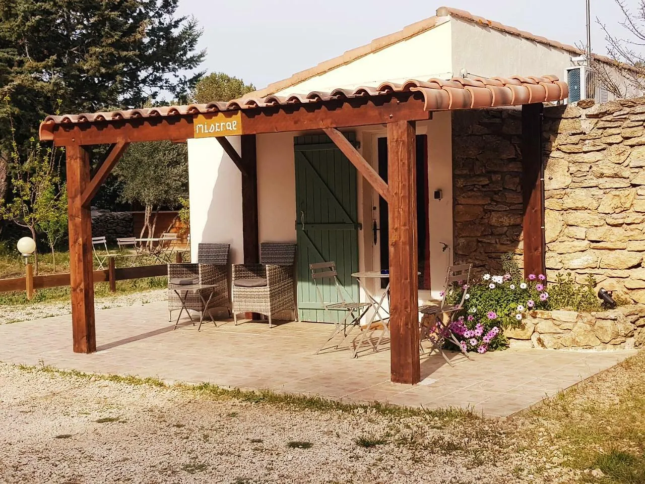 Le Domaine D'Alezen Villa Grans 0*,  France
